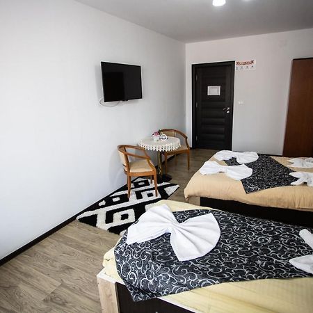 Casa Alex Hotel Târgu Jiu Buitenkant foto
