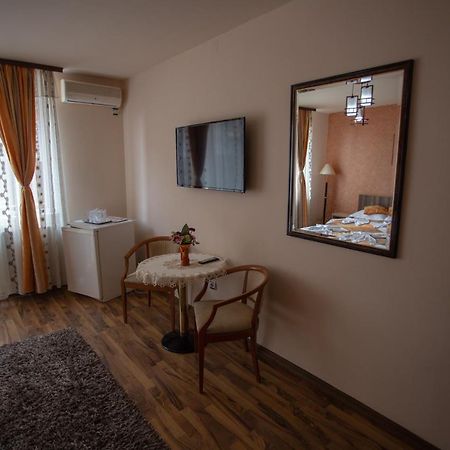 Casa Alex Hotel Târgu Jiu Buitenkant foto