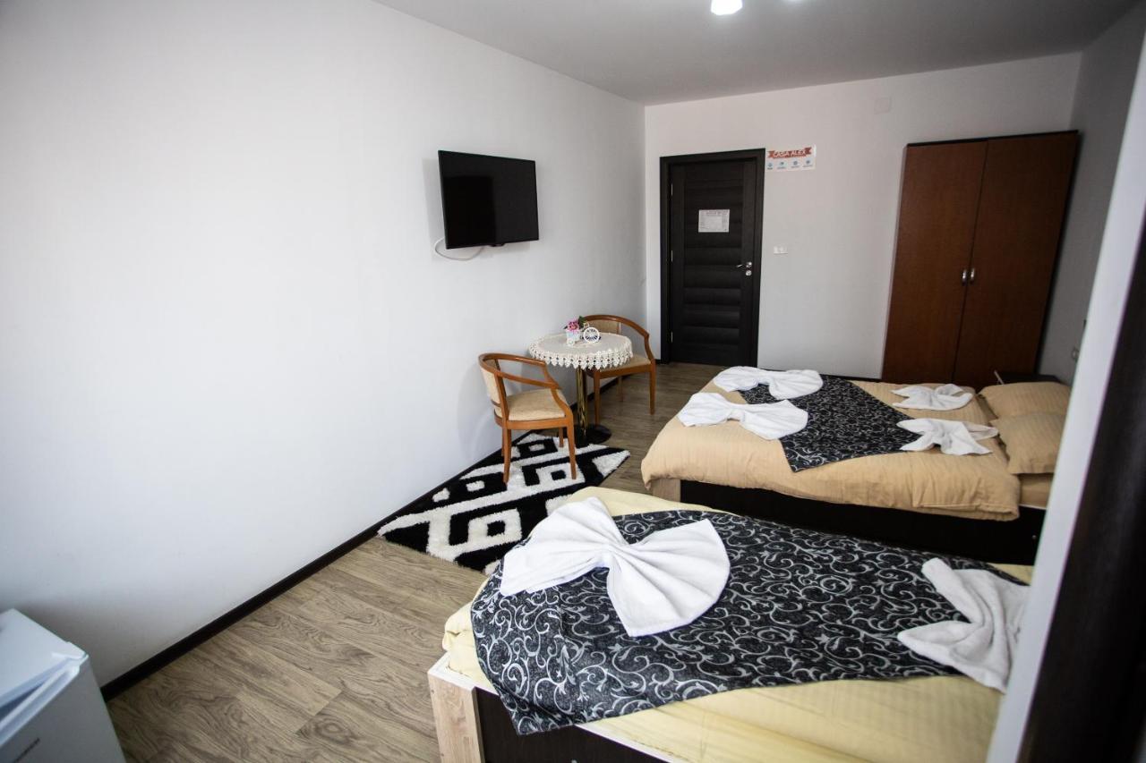 Casa Alex Hotel Târgu Jiu Buitenkant foto