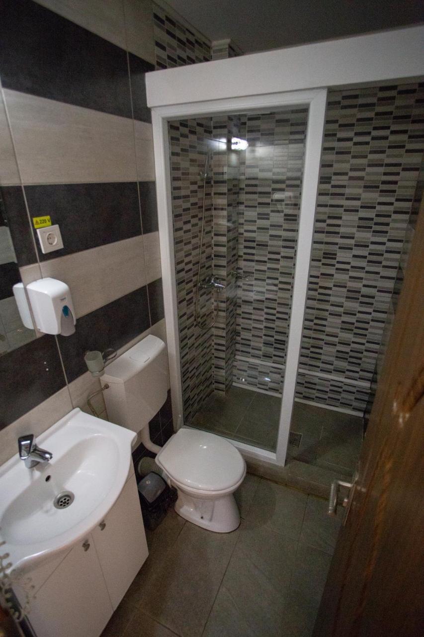 Casa Alex Hotel Târgu Jiu Buitenkant foto