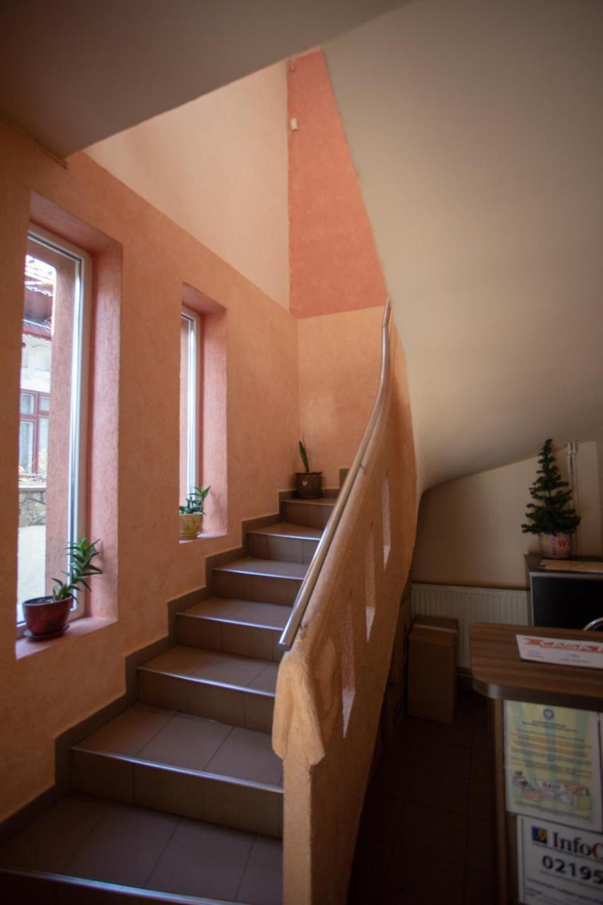 Casa Alex Hotel Târgu Jiu Buitenkant foto